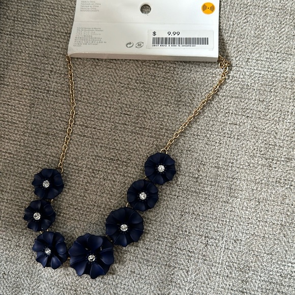 H&M Jewelry - New Blue flower necklace from HM